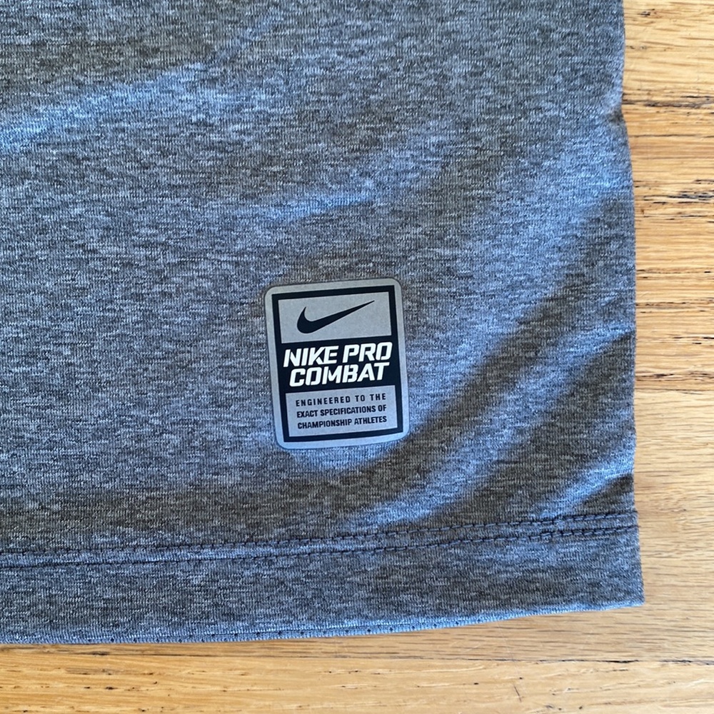 Men’s Nike Pro Combat Fitted Grey Active T-shirt - Picture 3 of 6